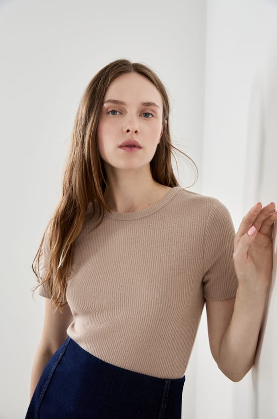 Short-sleeved ribbed T-shirt;${refinementColor}