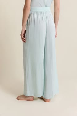 Pantalon satin&eacute; coupe large;${refinementColor}