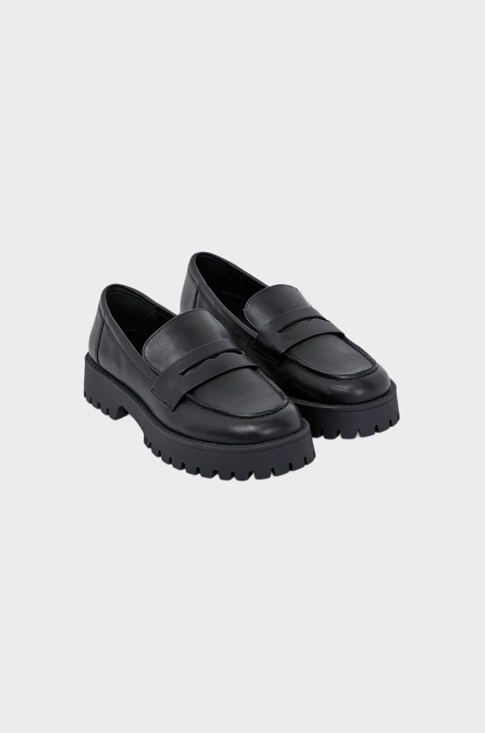 Mocassins en cuir;${refinementColor}