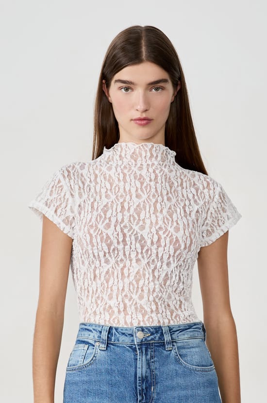 T-shirt en dentelle transparent;${refinementColor}