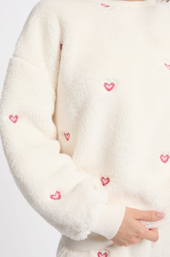 Sweatshirt à motifs coeurs effet polaire;${refinementColor}