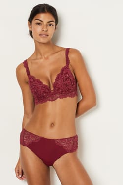 Lace Shorty;${refinementColor}