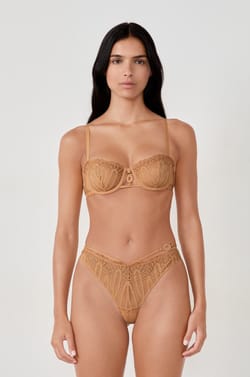 Tanga aus Spitze;${refinementColor}