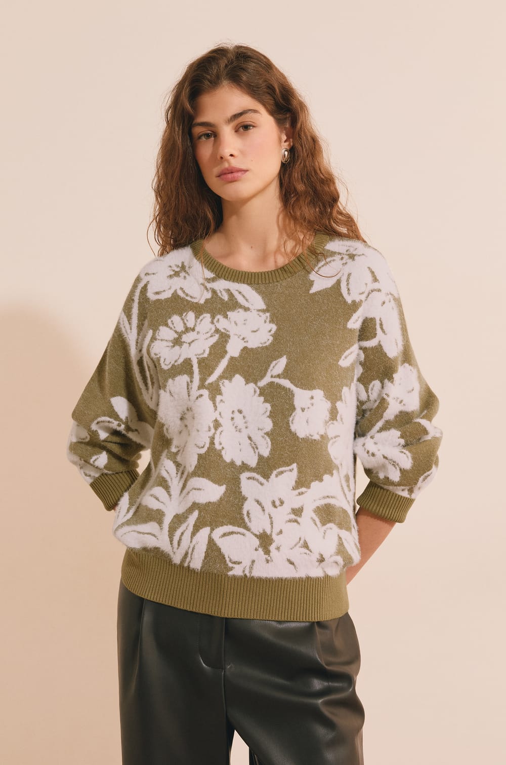 Pull &agrave; motif floral;${refinementColor}