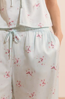 Pantal&oacute;n 7/8 de sat&eacute;n con estampado;${refinementColor}