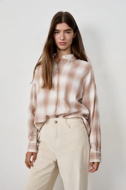Checkered Shirt;${refinementColor}
