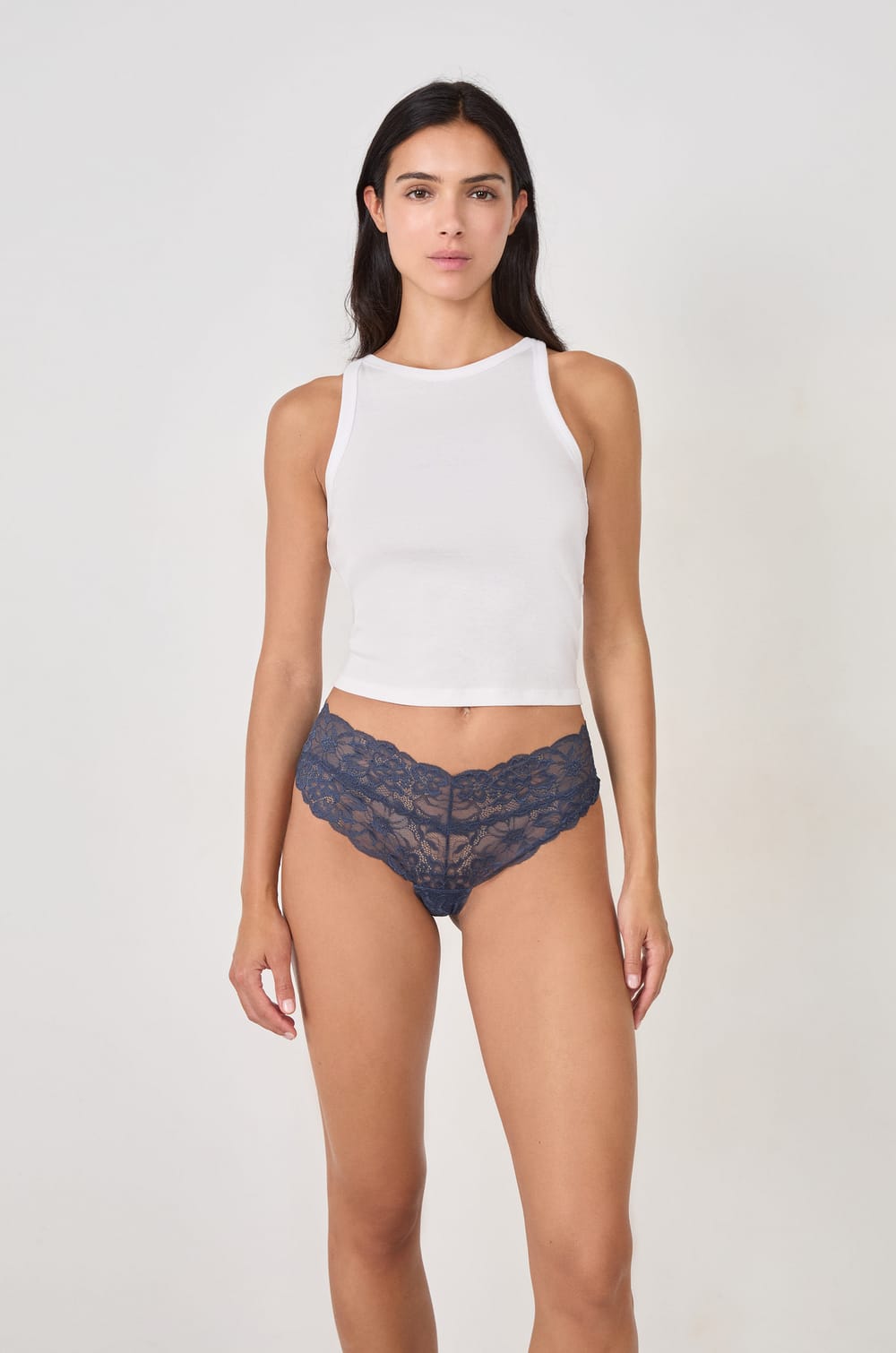 Hipster V-shape en dentelle;${refinementColor}