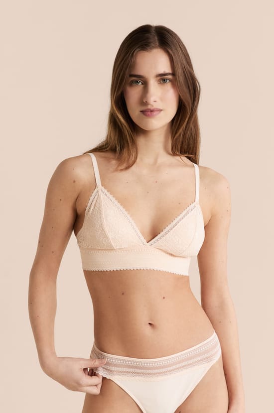 Bra N.8 - The Wireless Triangle in Lace;${refinementColor}