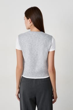 Sleeveless Round Neck Sweater;${refinementColor}
