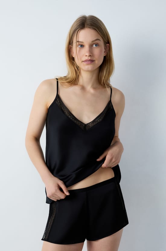 Short de pyjama satin&eacute;;${refinementColor}