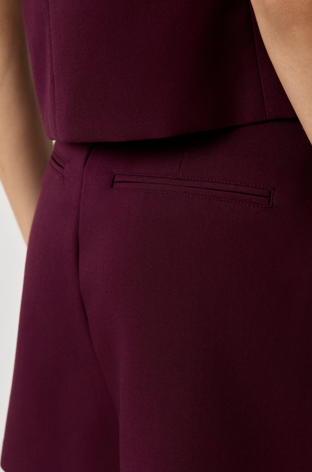 Rok-short;${refinementColor}