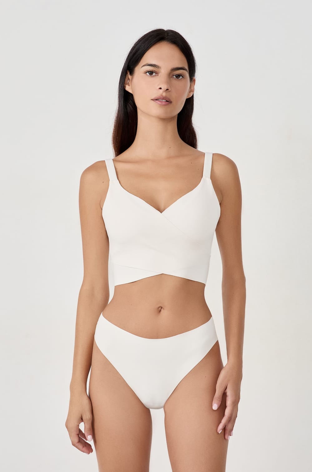 Bustier mit No-Bra-Effekt;${refinementColor}