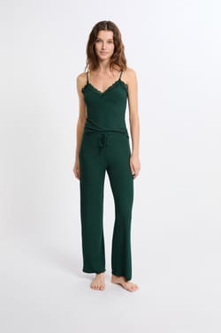 Ensemble de pyjama 2 pi&egrave;ces en maille c&ocirc;tel&eacute;e d&eacute;tails dentelle;${refinementColor}