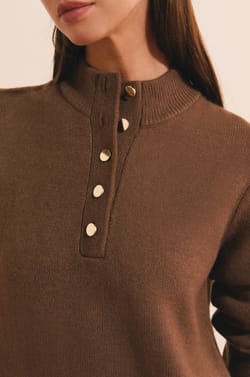 Robe courte en maille;${refinementColor}