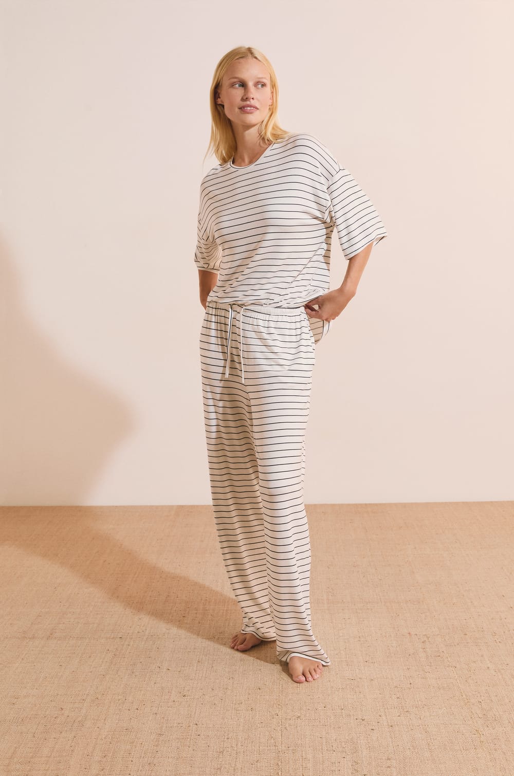 Pantalon de pyjama large &eacute;lastiqu&eacute;;${refinementColor}