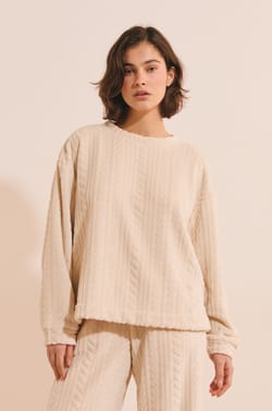 Pull col rond avec motifs tress&eacute;s;${refinementColor}