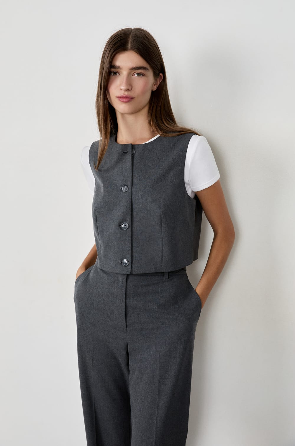 Gilet court sans manches;${refinementColor}