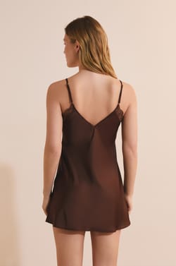 Nuisette courte satin&eacute;e d&eacute;tails dentelle;${refinementColor}