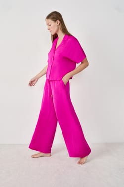 Pantalon satin&eacute; coupe large;${refinementColor}