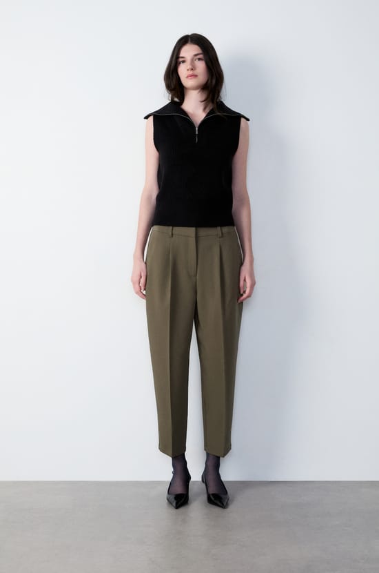 Straight Leg Trousers;${refinementColor}
