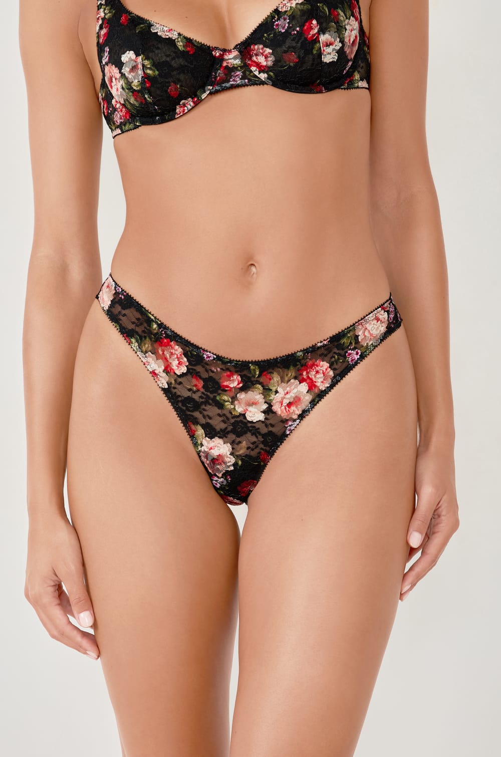 Tanga à imprimés en dentelle;${refinementColor}