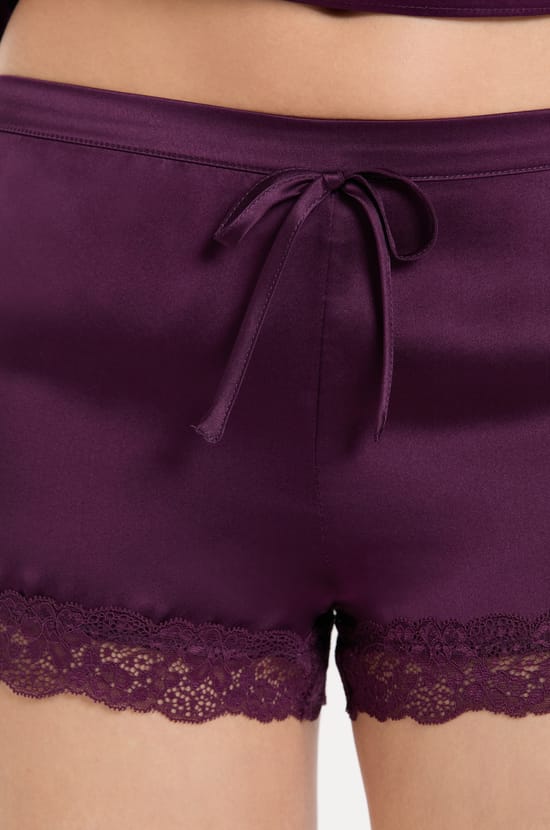 Short en soie détails dentelle;${refinementColor}