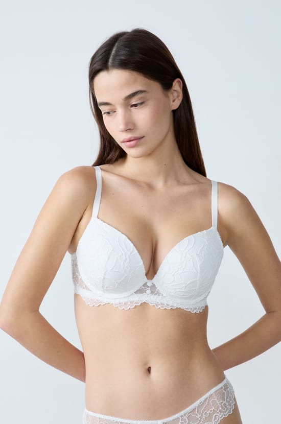 Bra N.5 - The Lightly Lined Plunge Lace;${refinementColor}