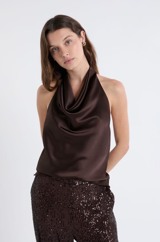 Top sans manches satiné avec col bénitier;${refinementColor}