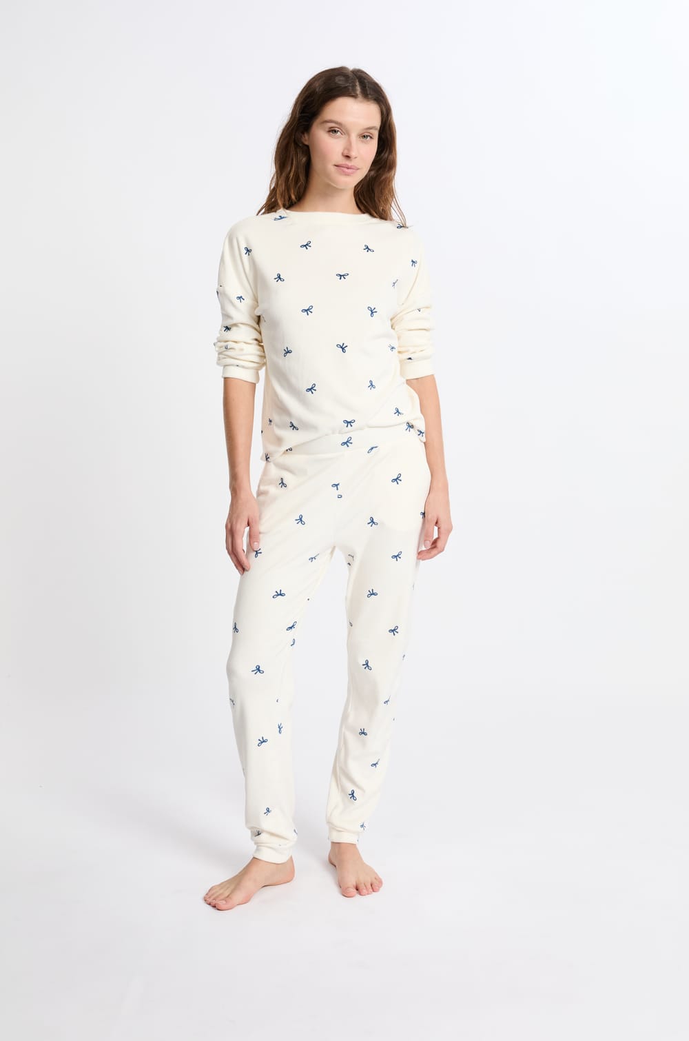 Pyjama 2 pièces manches longues à motifs;${refinementColor}