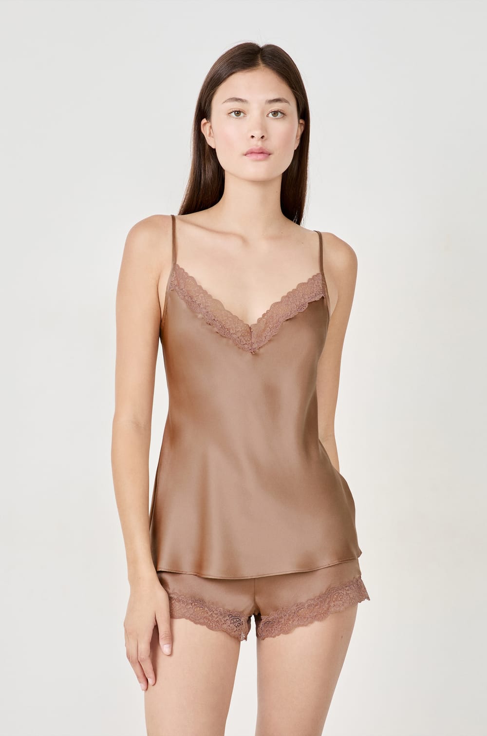 Top de tirantes de seda con detalles de encaje;${refinementColor}