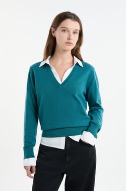 Pull col V avec laine;${refinementColor}