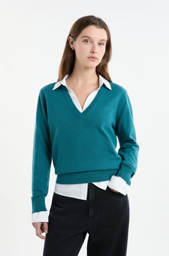 Pull col V avec laine;${refinementColor}