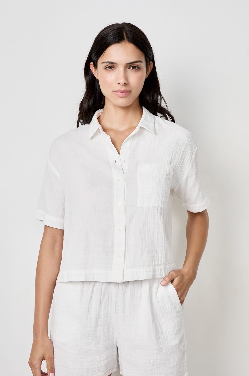 Textured short-sleeved shirt;${refinementColor}