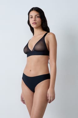 Wireless triangle bra in mesh;${refinementColor}