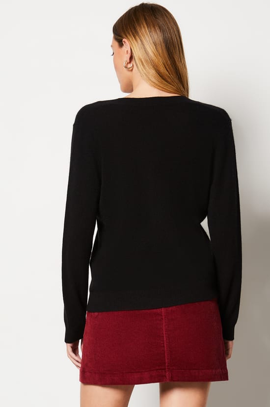 Pull en 100% cachemire col V;${refinementColor}