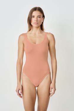 Geribbelde body;${refinementColor}