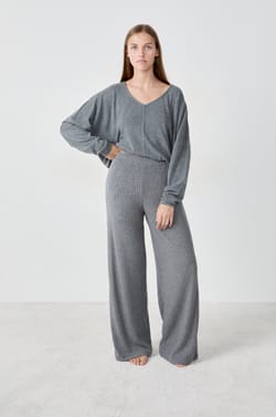 Pantalón de pijama ancho;${refinementColor}