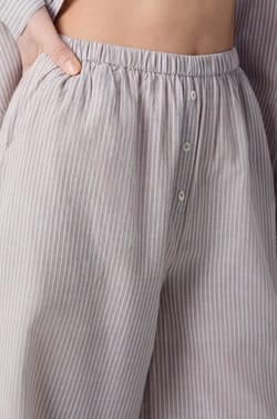 Pantalón acampanado de algodón;${refinementColor}