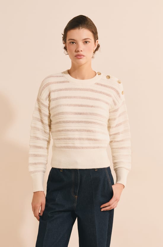 Pull manches longues avec boutons dor&eacute;s;${refinementColor}