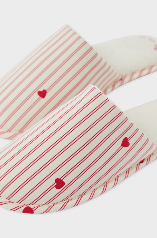 Heart Pattern Mules Slippers with Cotton;${refinementColor}