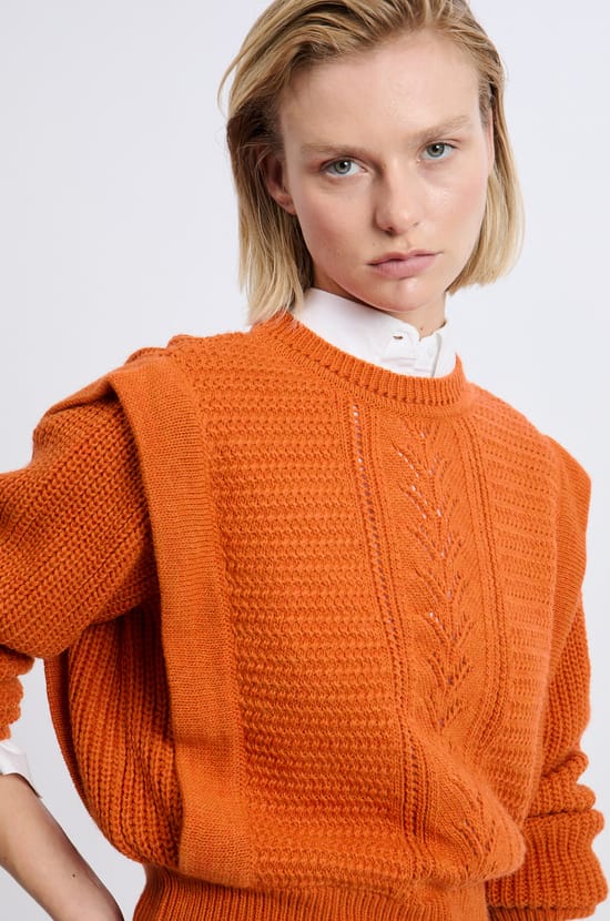 Pull à épaulettes avec laine;${refinementColor}