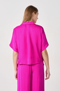 Chemise manches courtes satinée;${refinementColor}