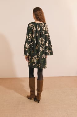 Robe courte &agrave; motif floral;${refinementColor}