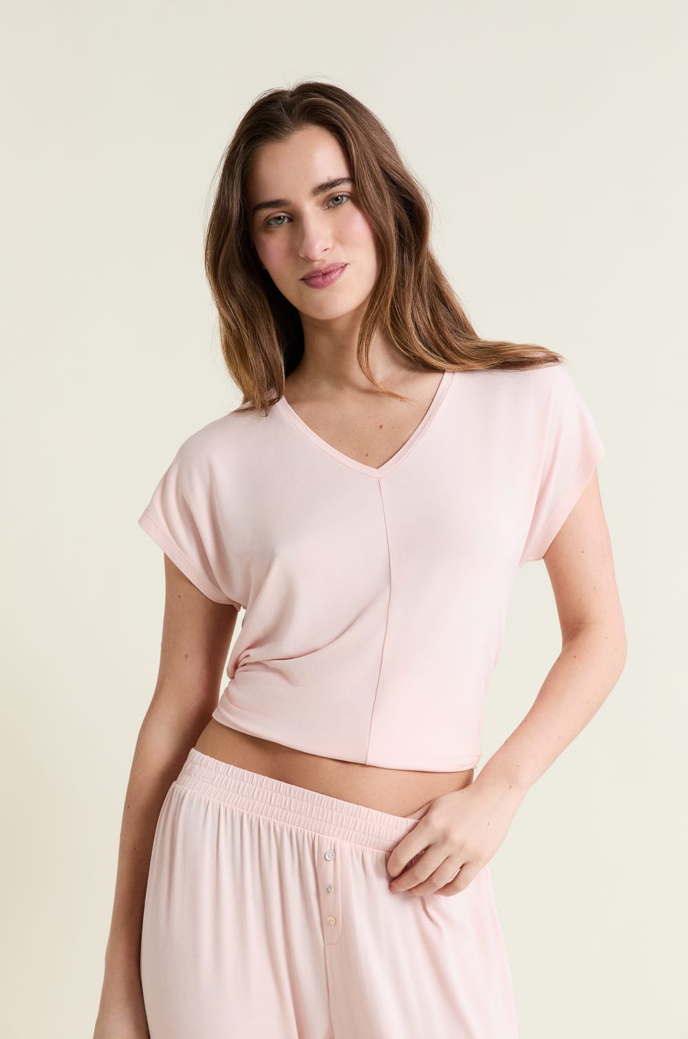 Camiseta de pijama de manga corta con cuello en V de modal;${refinementColor}