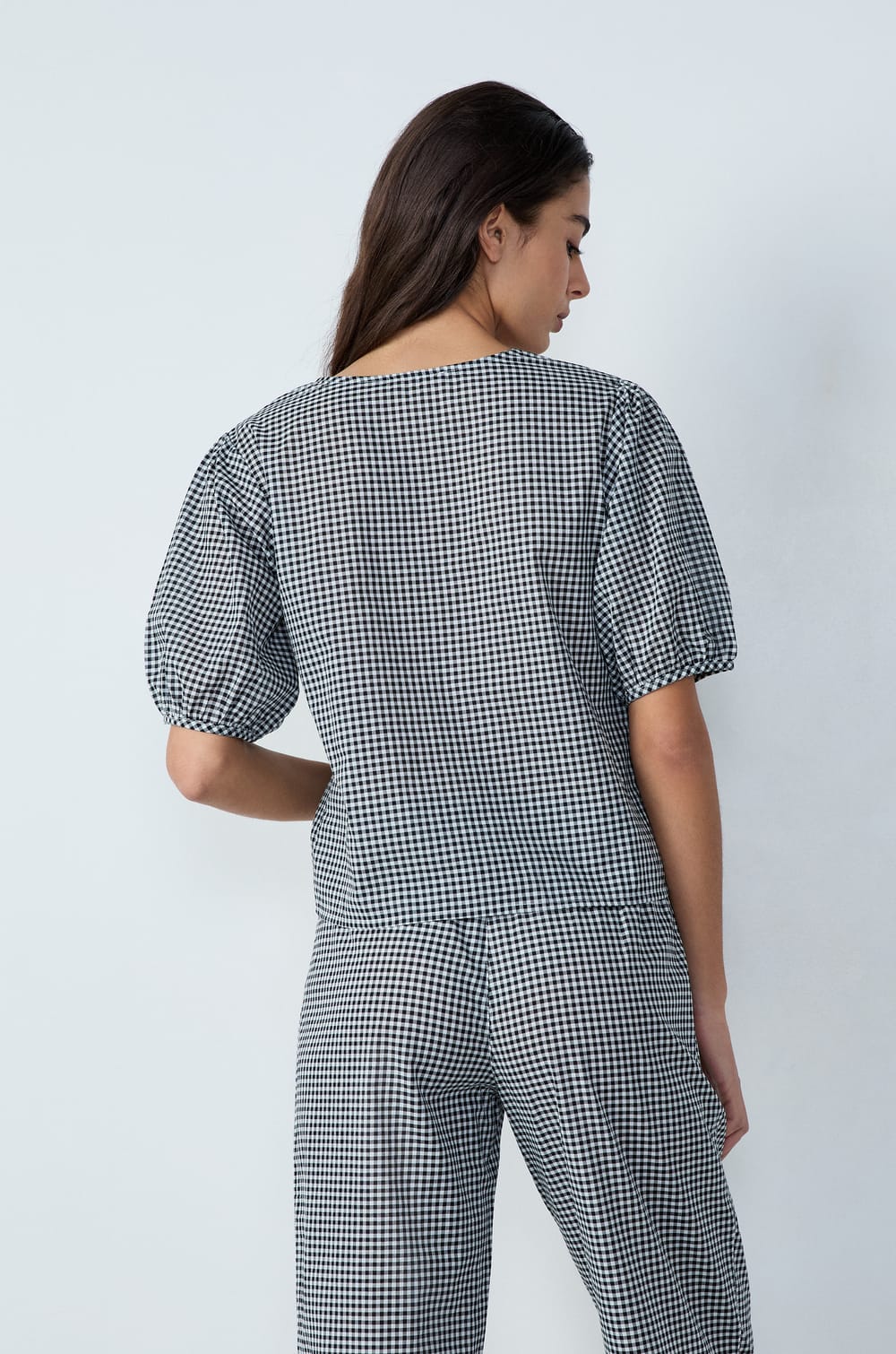 Short-sleeved checkered cotton blouse with bows;${refinementColor}