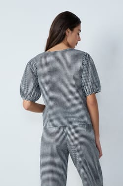 Short-sleeved checkered cotton blouse with bows;${refinementColor}