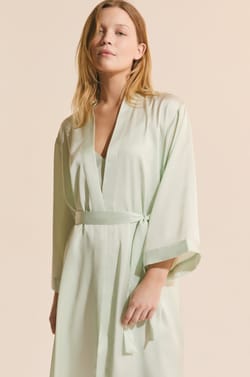 D&eacute;shabill&eacute; long satin&eacute;;${refinementColor}