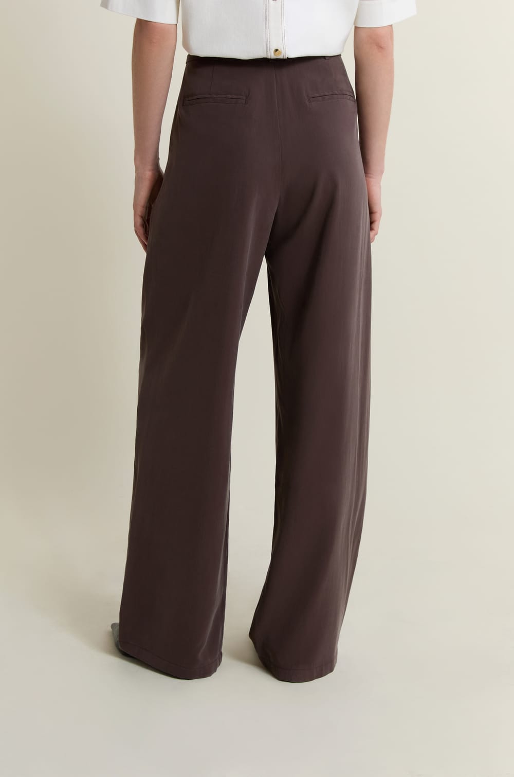 Pantalon large &agrave; pinces;${refinementColor}