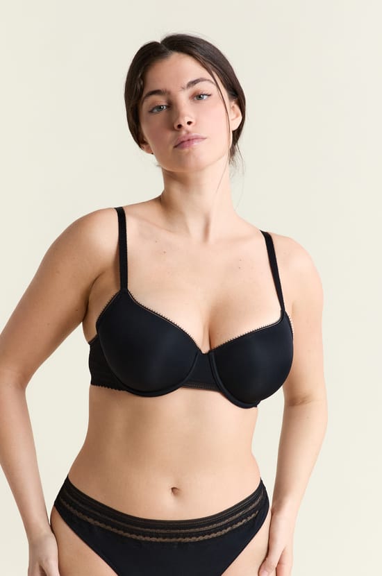 Soutien-gorge N.4 - Le coques fines en microfibre avec d&eacute;tails dentelle;${refinementColor}