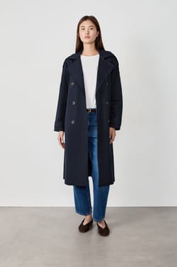 Long trench coat with belt;${refinementColor}